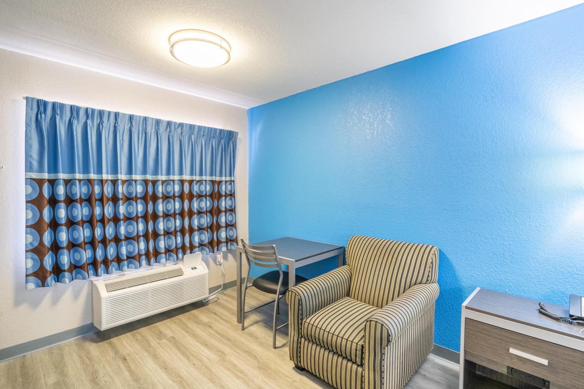 Super 8 By Wyndham San Antonio/Riverwalk Area Bagian luar foto