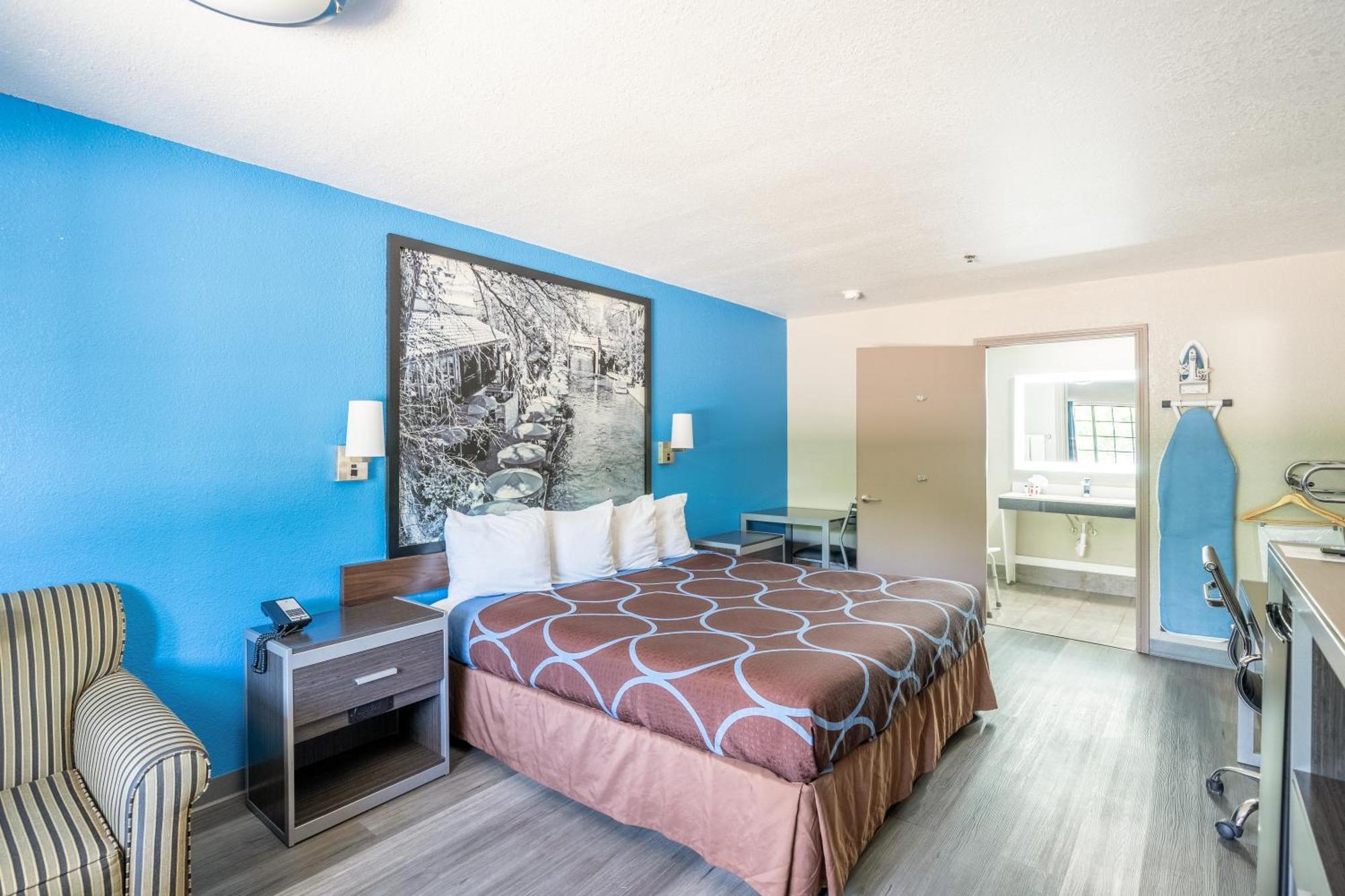 Super 8 By Wyndham San Antonio/Riverwalk Area Bagian luar foto