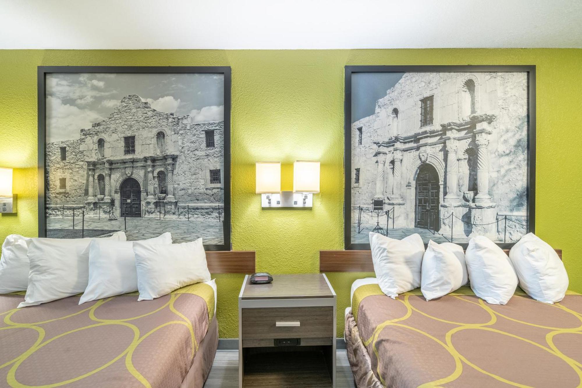 Super 8 By Wyndham San Antonio/Riverwalk Area Bagian luar foto
