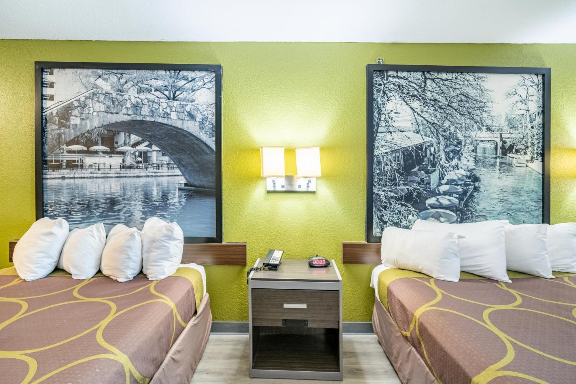 Super 8 By Wyndham San Antonio/Riverwalk Area Bagian luar foto