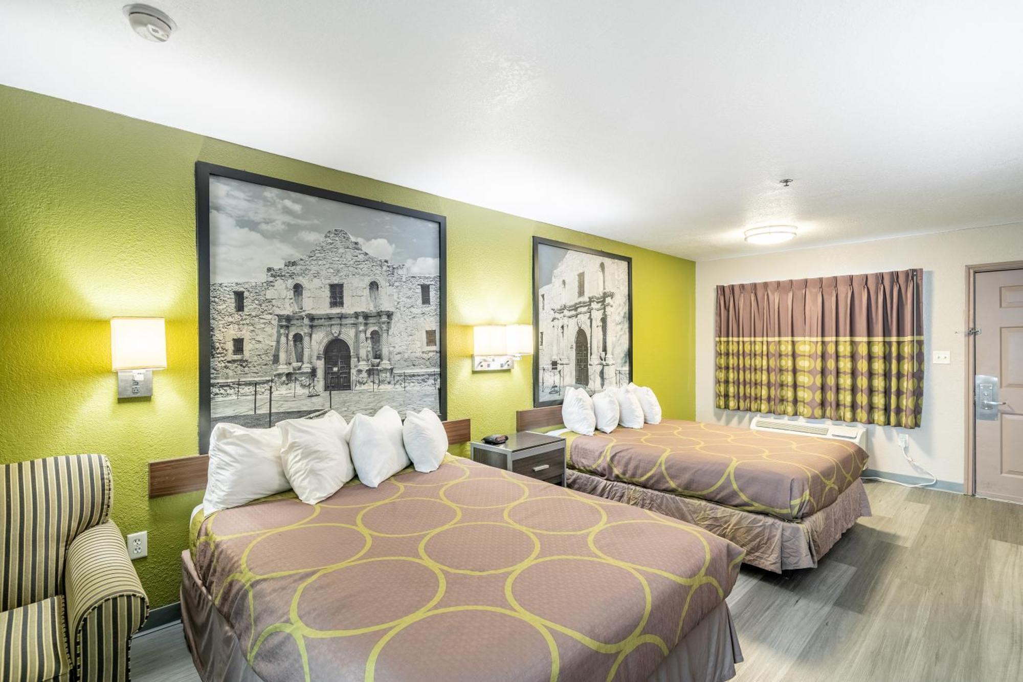 Super 8 By Wyndham San Antonio/Riverwalk Area Bagian luar foto