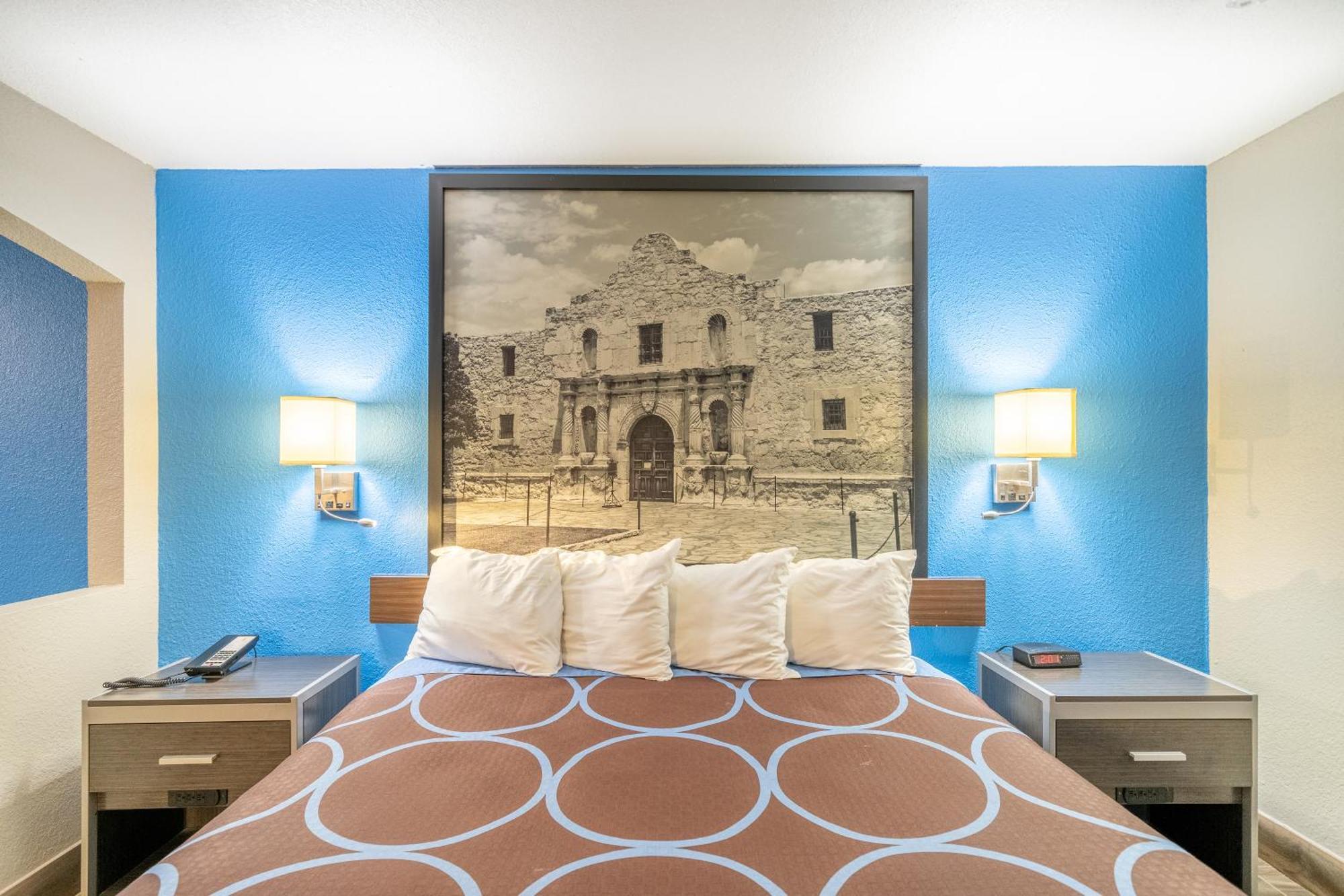 Super 8 By Wyndham San Antonio/Riverwalk Area Bagian luar foto