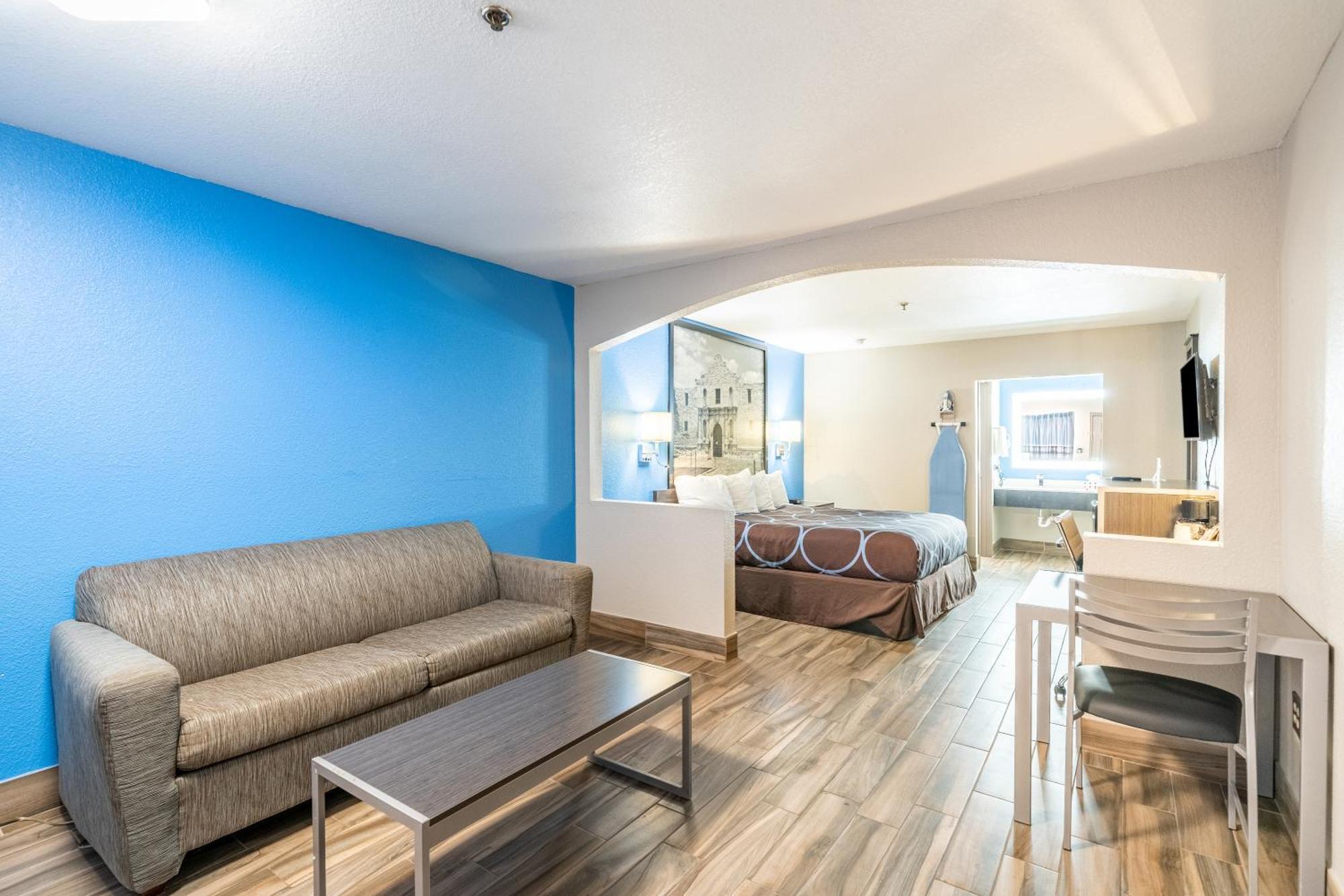 Super 8 By Wyndham San Antonio/Riverwalk Area Bagian luar foto