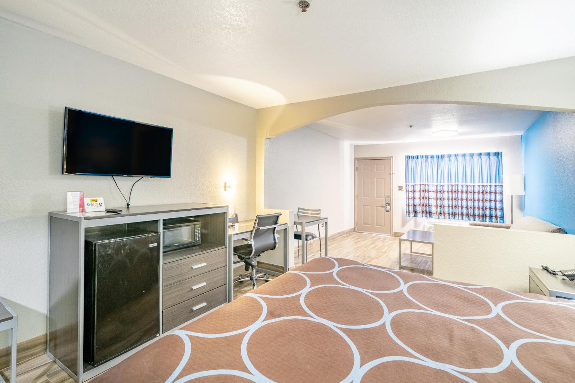 Super 8 By Wyndham San Antonio/Riverwalk Area Bagian luar foto