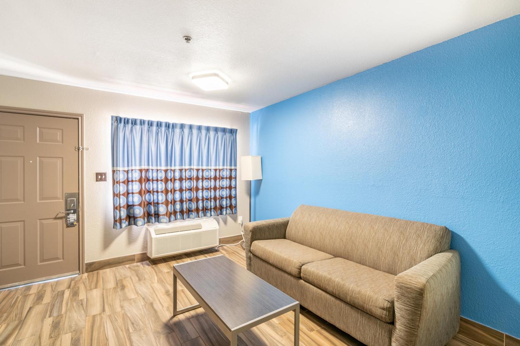 Super 8 By Wyndham San Antonio/Riverwalk Area Bagian luar foto